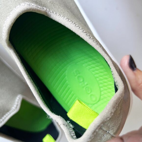 OOFOS Women's OOmg eeZee Low Shoe - Picture 3 of 10